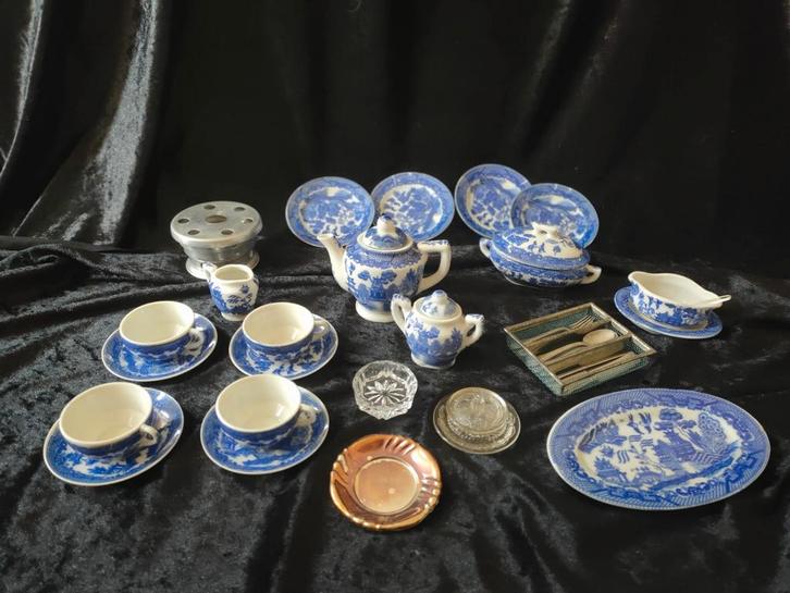 Antiek Chinees porseleinen speelservies, 70 jaar oud, Antiek en Kunst, Antiek | Servies compleet, Ophalen