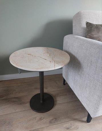 Bijzettafel Hotel Chique creme zand tafel marmer D48 Nieuw  beschikbaar voor biedingen
