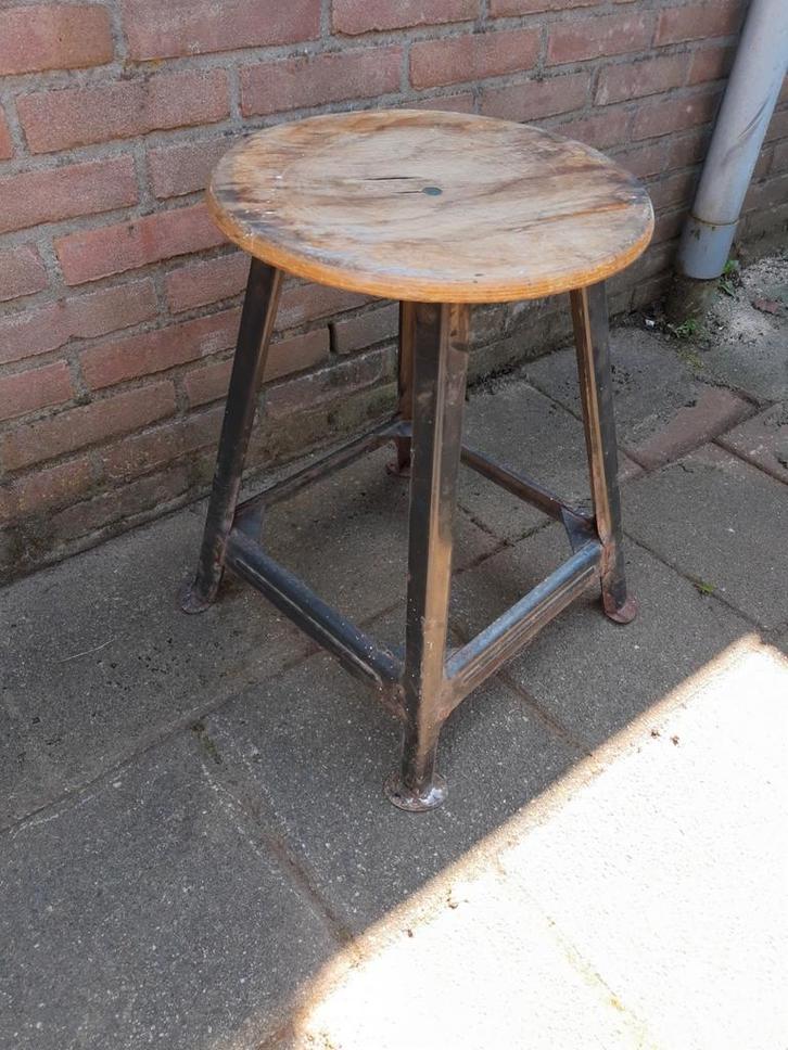 Vintage Bauhaus Kruk, Huis en Inrichting, Stoelen, Gebruikt, Eén, Hout, Metaal, Bruin, Ophalen