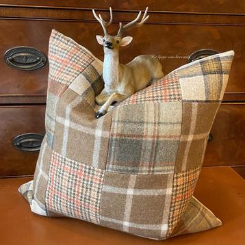 Engels tweed patchwork kussen Abraham Moon beschikbaar voor biedingen