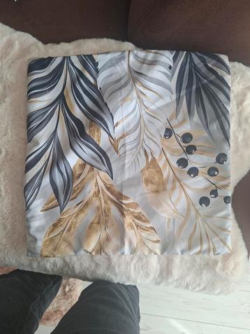 4 Sierkussenhoezen 45x45 - Goud, Wit & Grijs beschikbaar voor biedingen