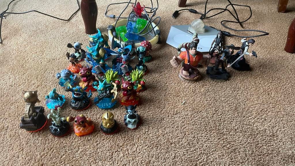 Skylanders Trapteam & Disney Infinity Figuren + Portals, Spelcomputers en Games, Games | Overige, Avontuur en Actie, Gebruikt