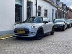 Mini COOPER 1.5 (136 PK) Leder/stof Navi LED, Auto's, Voorwielaandrijving, 136 pk, Zwart, 4 stoelen