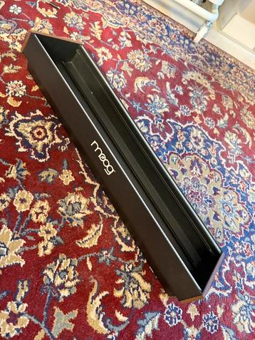 Moog Eurorack case 104hp beschikbaar voor biedingen