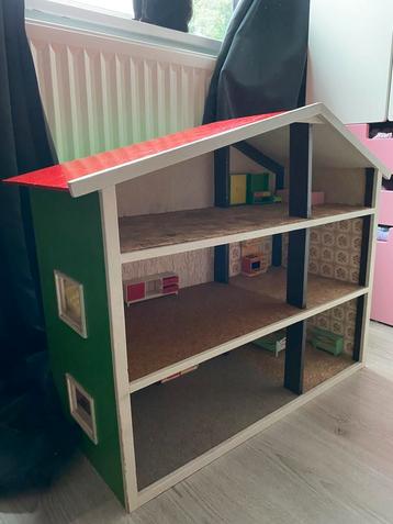 Oud vintage poppenhuis beschikbaar voor biedingen