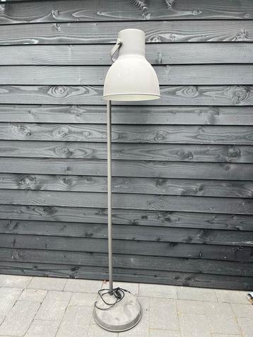 Ikea Hector Vloerlamp beschikbaar voor biedingen