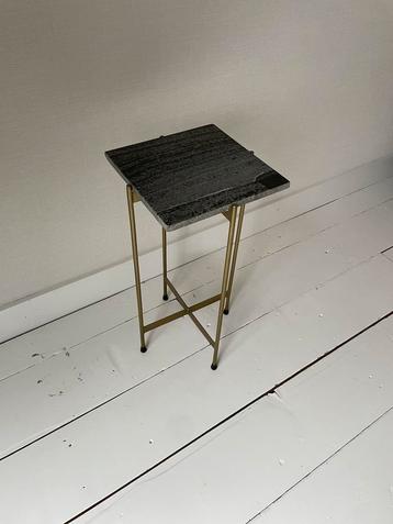 Marmeren Bijzettafel beschikbaar voor biedingen