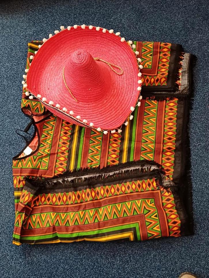 Teab te koop diverse carnavals outfits, Hobby en Vrije tijd, Feestartikelen, Versiering, Ophalen of Verzenden