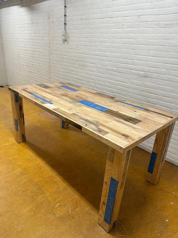Houten eettafel in Piet Heik Eeck look beschikbaar voor biedingen