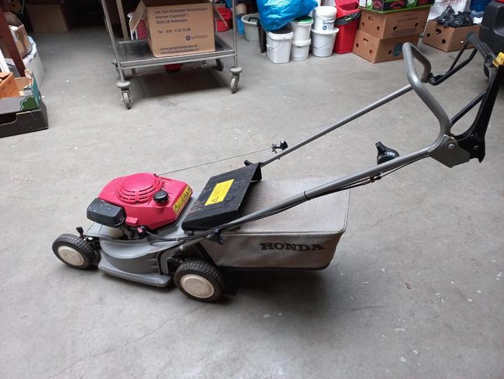 Honda HRB423 gazonmaaier, Tuin en Terras, Grasmaaiers, Gebruikt, Benzine-grasmaaier, 40 t/m 49 cm, Cirkelmaaier, Opvangzak, Ophalen