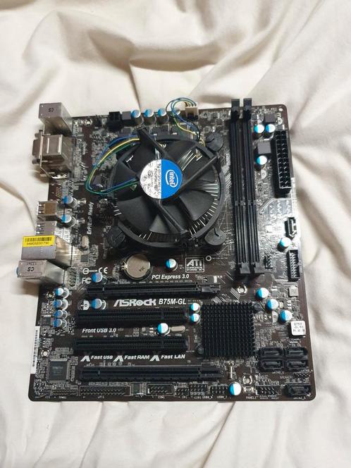 Asrock B75M-GL Moederbord + Intel Celeron G1620 2.7GHz, Computers en Software, Moederborden, Zo goed als nieuw, Intel, DDR3, Ophalen of Verzenden