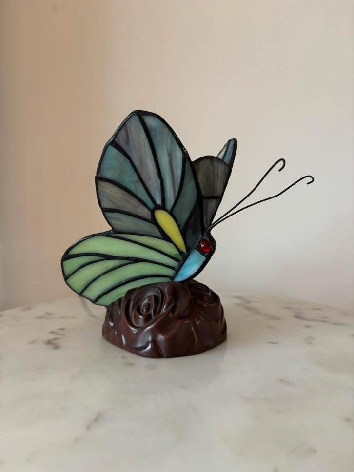 Tiffany glas in lood vlinderlamp, Antiek en Kunst, Antiek | Glas en Kristal, Ophalen of Verzenden