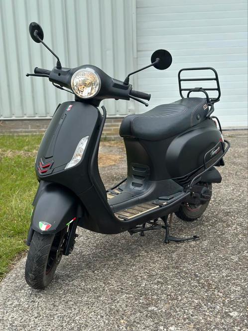 GTS Toscana Sport 2019 | 4590 km 1e eigenaar! | Garantie, Fietsen en Brommers, Brommeronderdelen | Scooters, Overige merken, Overige typen