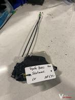 Toyota Yaris 2011 slotmechaniek Linksvoor of Linksachter, Gebruikt, -, -, Ophalen of Verzenden