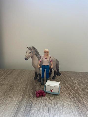 Schleich set 42430 EHBO beschikbaar voor biedingen