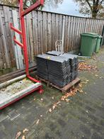 Gratis Betonpannen af te halen, Doe-het-zelf en Verbouw, Dakpannen en Dakbedekking, Overige materialen, Gebruikt, Ophalen of Verzenden