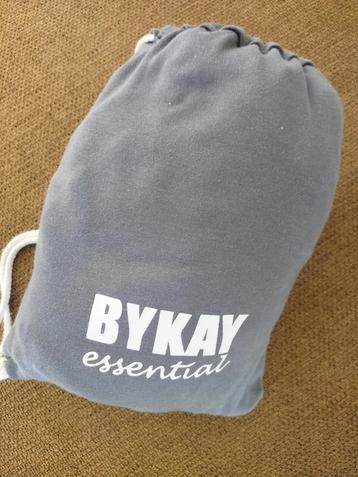 By Kay draagdoek beschikbaar voor biedingen