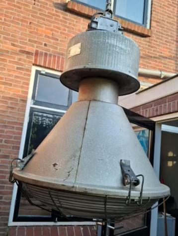Tk 2 vintage industrie stal fabriek hanglamp lamp. beschikbaar voor biedingen