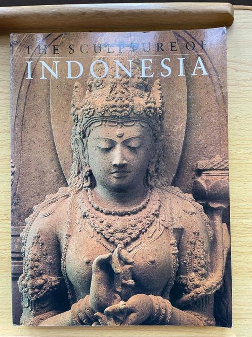 De oude klassieke sculptuur van Indonesië, Boeken, Overige Boeken, Gelezen, Ophalen of Verzenden