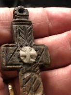 Bodemvondst BYZANTIJNS kruis BOT met brons 15de-17de eeuw, Verzamelen, Overige Verzamelen, Gebruikt, Verzenden
