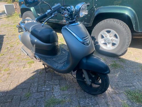 Sym Allo - Bouwjaar 2015 - Geel kenteken., Fietsen en Brommers, Scooters | Yamaha, Gebruikt, Benzine, Ophalen of Verzenden