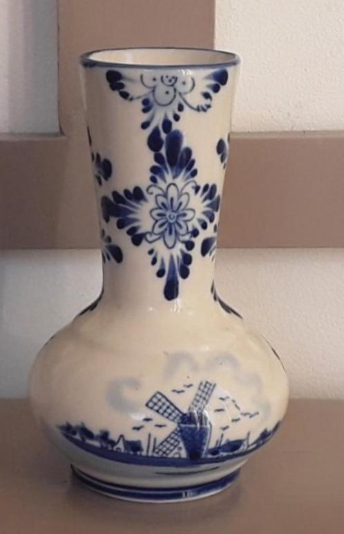 Vaas met hollandse voorstelling - molen - bloemen - wit blau, Huis en Inrichting, Woonaccessoires | Vazen, Gebruikt, Wit, Minder dan 50 cm