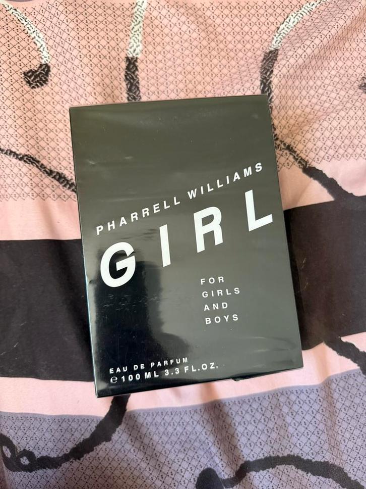 Pharrel Williams - Girl Eau de Parfum 100ml zeldzaam!!🌸✨, Sieraden, Tassen en Uiterlijk, Uiterlijk | Parfum, Zo goed als nieuw