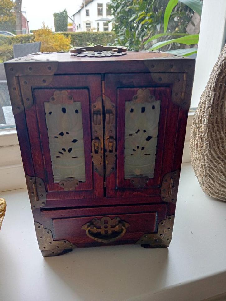 Antieke sieradendoos met jade inleg, Antiek en Kunst, Antiek | Overige Antiek, Ophalen of Verzenden