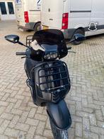 Vespa Sprint Notte 2021, Fietsen en Brommers, Scooters | Vespa, Ophalen, Zo goed als nieuw