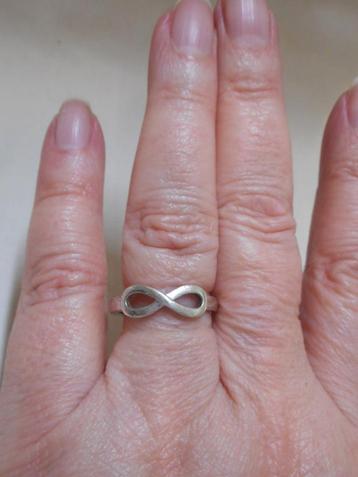 Zilveren Zinzi ring Infinity maat 17.25 nr.1375 beschikbaar voor biedingen