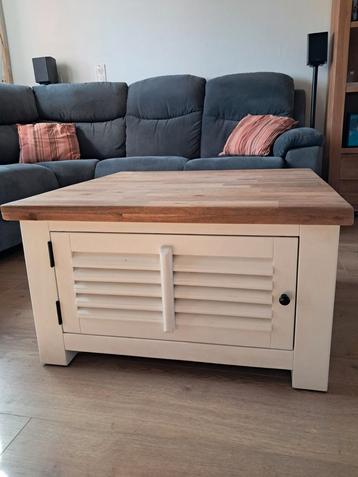 Landelijke salontafel met deurtjes aan twee kanten  80x80x46 beschikbaar voor biedingen
