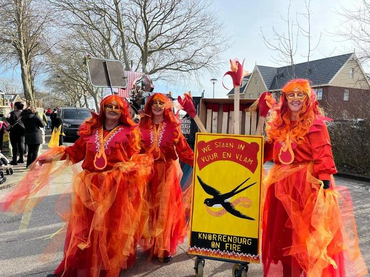 Loopgroep in vuur en vlam carnaval, Hobby en Vrije tijd, Feestartikelen, Zo goed als nieuw, Kostuum, Carnaval, Ophalen