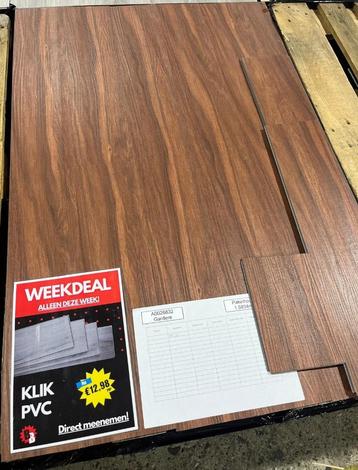 Donkerbruin klik PVC vloer leuke partij van 150 m2 OP=OP beschikbaar voor biedingen