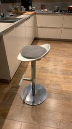 2 barkrukken Ikea. In hoogte verstelbaar., Huis en Inrichting, Barkrukken, Ophalen, In hoogte verstelbaar, 60 tot 90 cm, Zo goed als nieuw