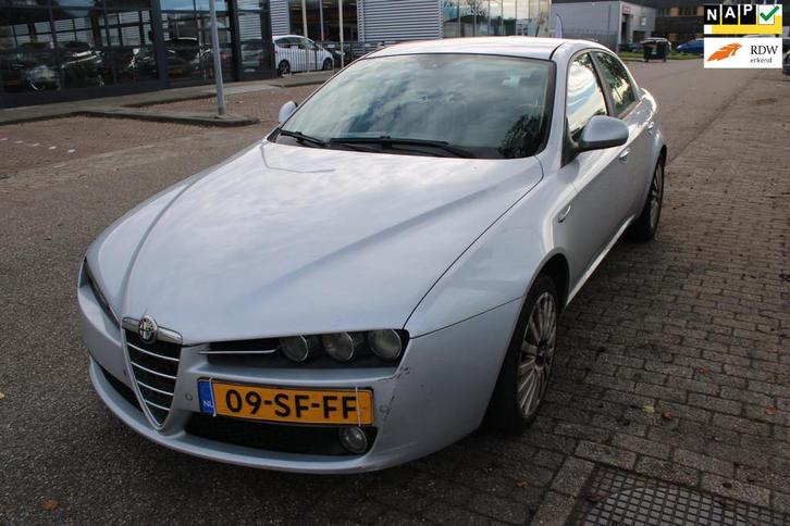Alfa Romeo 159 2.2 JTS Distinctive | Inruilkoopje | Carplay, Auto's, Alfa Romeo, Bedrijf, Te koop, ABS, Airbags, Airconditioning