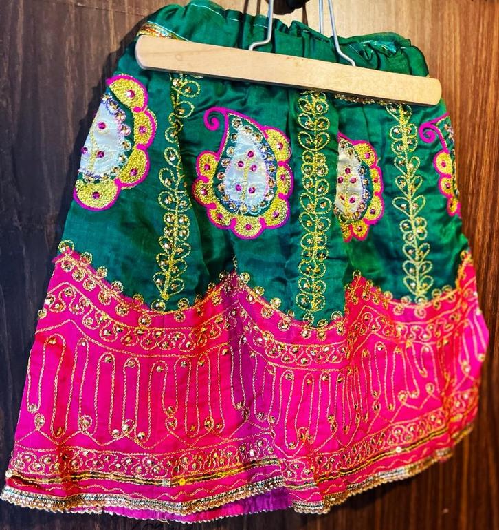 FEESTELIJKE MEISJES ROKJES, Kinderen en Baby's, Kinderkleding | Schoenen en Sokken, Zo goed als nieuw, Laarzen, Meisje, Ophalen