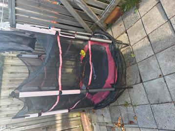 Leuke kindertrampoline.  beschikbaar voor biedingen