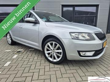 Skoda Octavia Combi 1.4 AUTOMAAT 104000KM NAP! NAVI PDC 17" beschikbaar voor biedingen