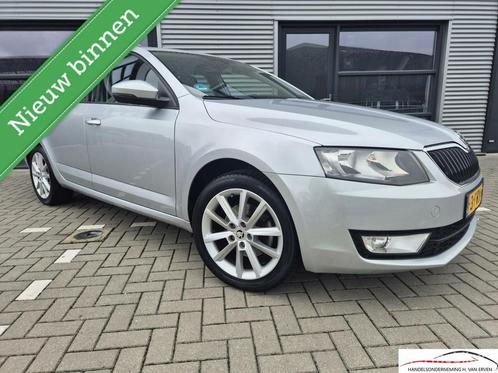Skoda Octavia Combi 1.4 AUTOMAAT 104000KM NAP! NAVI PDC 17", Auto's, Skoda, Bedrijf, Te koop, Octavia, ABS, Airbags, Airconditioning