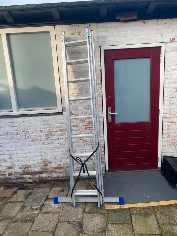 Uitschuifbare ladder - Handig voor klussen!, Doe-het-zelf en Verbouw, Ladders en Trappen, Gebruikt, Ladder, 4 meter of meer, Opvouwbaar of Inschuifbaar