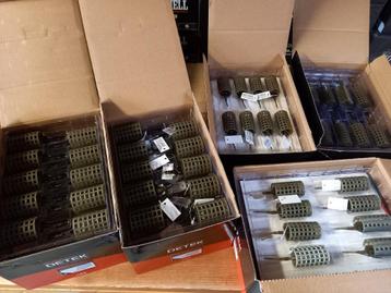 GROUNDBAIT FEEDERS (DAM) Display-dozen.....1+1 GRATIS... beschikbaar voor biedingen