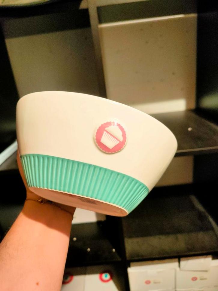 Lily's Cupcakes Schaal - 008, Huis en Inrichting, Keuken | Servies, Nieuw, Schaal of Schalen, Overige stijlen, Porselein, Ophalen