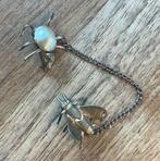 Vintage dubbele broche met spin en een wesp, Sieraden, Tassen en Uiterlijk, Broches, Overige materialen, Gebruikt, Minder dan 4 cm