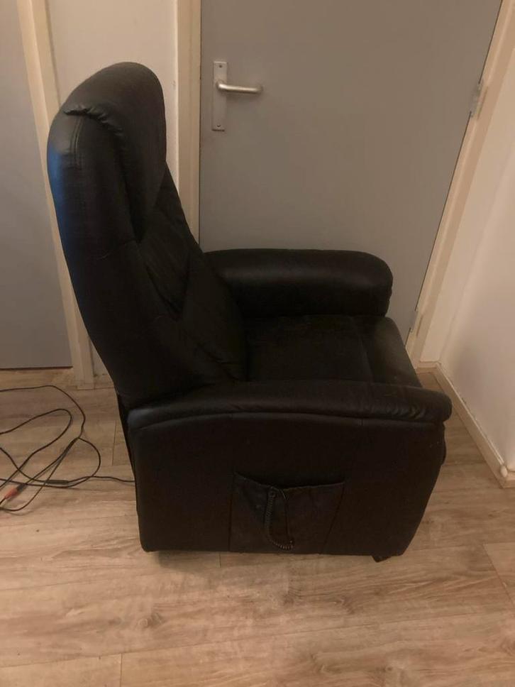 Elektrische Sta-op Stoel - Ideaal voor Sint!, Huis en Inrichting, Fauteuils, Gebruikt, Leer, 75 tot 100 cm, Ophalen of Verzenden