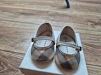 Schattige schoentjes van Burberry maatje 15, Kinderen en Baby's, Babykleding | Schoentjes en Sokjes, Schoentjes, Meisje, Nieuw