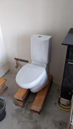 Gratis! Duoblok toiletpot met reservoir, staand, Ophalen, Gebruikt, Toilet