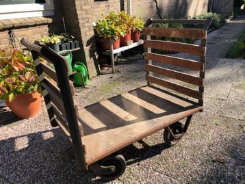 vintage transport wagen beschikbaar voor biedingen