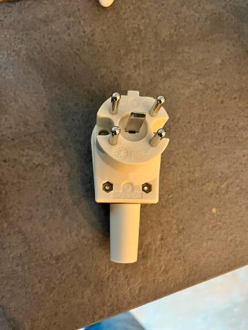 Perilex Stekker - Krachtstroom beschikbaar voor biedingen