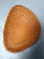 Houten schaal, Ophalen, Hout