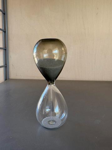 HAY Time S glazen zandloper met 2-kleurig glas beschikbaar voor biedingen